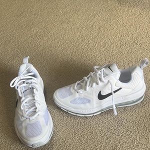 Brand new! Nike AirMax Big Kids Size 7